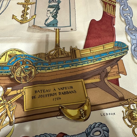 HERMES❤️🌟 “MUSEE” SILK SCARF HAND-ROLLED EDGES COMES W/ BOX ⭐️ - Picture 6 of 8